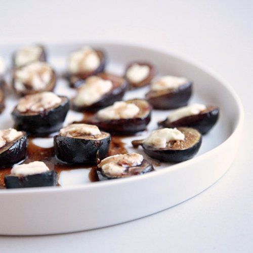 Easy Roasted Fig and Goat Cheese Recipe