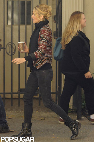 Blake Lively arrived on the NYC set of Gossip Girl.
Blake Lively arrived on the NYC set of Gossip Girl.