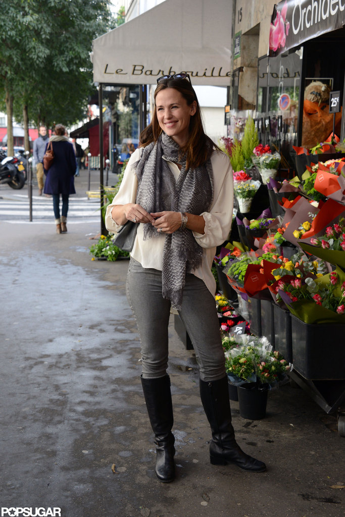 Jennifer Garner Makes a Smiley Visit to Isabel Marant's Paris Shop Jennifer Garner Makes a Smiley Visit to Isabel Marant's Paris Shop