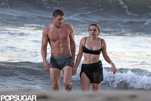 Parenthood's Mae Whitman Films a Sexy PDA Scene in Her Underwear Parenthood's Mae Whitman Films a Sexy PDA Scene in Her Underwear