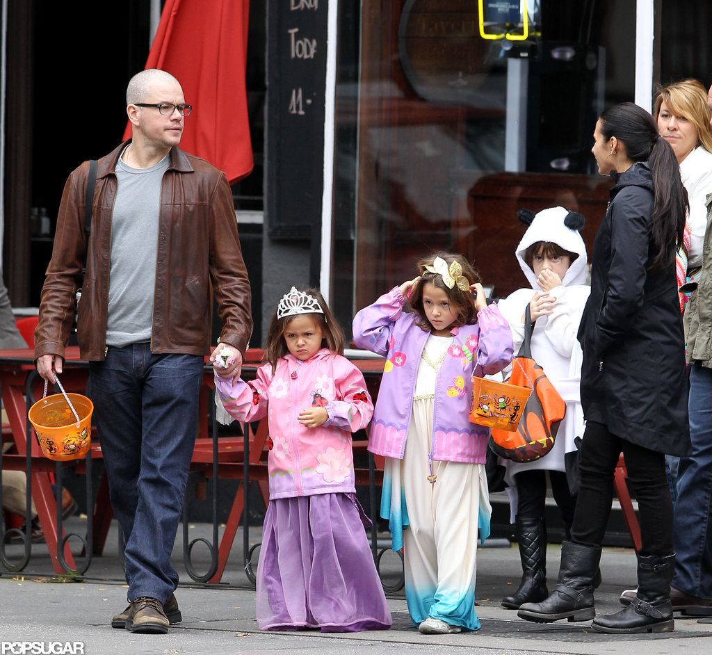 Matt Damon and his family went trick-or-treating in NYC. Matt Damon and his family went trick-or-treating in NYC.