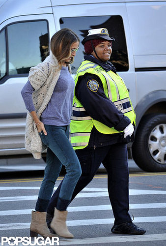 Sarah Jessica Parker crossed the street in NYC.
Sarah Jessica Parker crossed the street in NYC.
