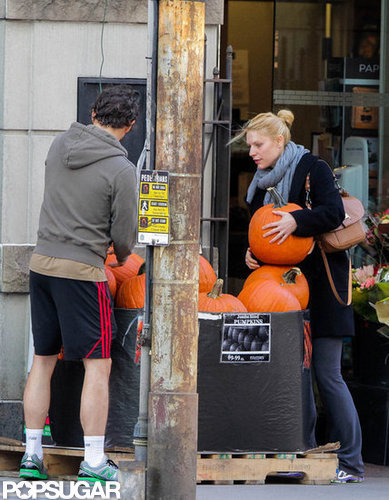 Claire Danes picked up pumpkins in Toronto with husband Hugh Dancy.
Claire Danes picked up pumpkins in Toronto with husband Hugh Dancy.