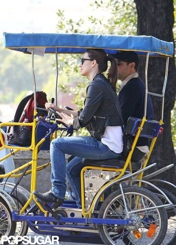 Olivia Wilde and Jason Sudeikis pedaled through Rome.
Olivia Wilde and Jason Sudeikis pedaled through Rome.