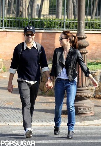 Olivia Wilde and Jason Sudeikis were all smiles as they chatted.
Olivia Wilde and Jason Sudeikis were all smiles as they chatted.