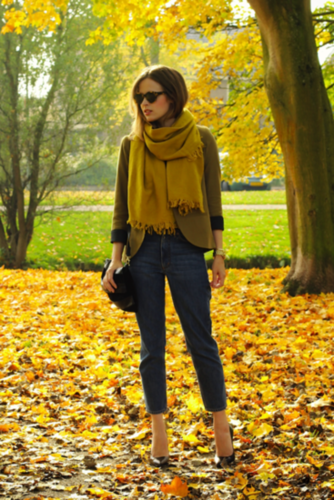 Classic layers and traditional autumnal hues make the chicest combination in this totally on-point bit of Fall style.
Source: Lookbook.nu
Classic layers and traditional autumnal hues make the chicest combination in this totally on-point bit of Fall style.
Source: Lookbook.nu