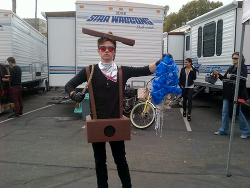 Chris Colfer posted a photo to Twitter and asked for fans to guess his creative costume.
Source: Twitter user ChrisColfer
Chris Colfer posted a photo to Twitter and asked for fans to guess his creative costume.
Source: Twitter user ChrisColfer