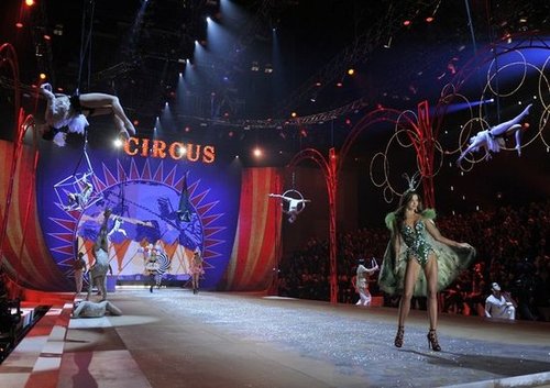 Revisit the 2012 Victoria's Secret Fashion Show! Revisit the 2012 Victoria's Secret Fashion Show!