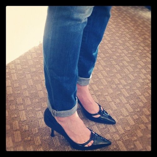 One of our favorite dressed-up/dressed-down looks this year: pointy-toed pumps with skinny jeans!
One of our favorite dressed-up/dressed-down looks this year: pointy-toed pumps with skinny jeans!
