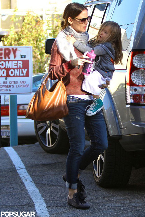 Jennifer Garner Gets Back to LA and Fun With Her Little Ones Jennifer Garner Gets Back to LA and Fun With Her Little Ones