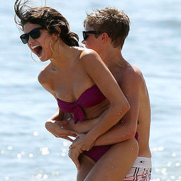 Selena Gomez PDA Pictures With Justin Beiber