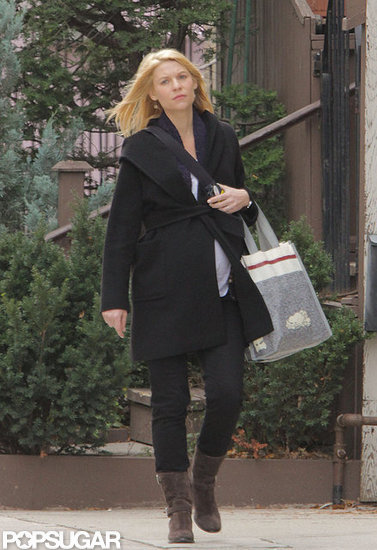 Claire Danes walked down the street in Toronto after shopping at Roots.
Claire Danes walked down the street in Toronto after shopping at Roots.