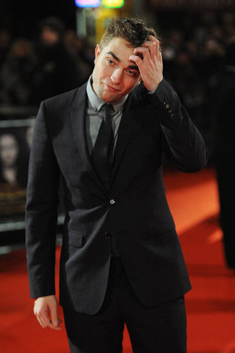 Kristen Shows Skin at Twilight's UK Premiere With Rob Kristen Shows Skin at Twilight's UK Premiere With Rob