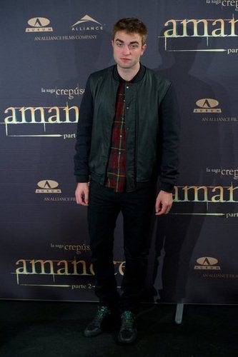 Breaking Dawn Part 2 is #1 — See All the Photos From Twilight's Final Press Tour! Breaking Dawn Part 2 is #1 — See All the Photos From Twilight's Final Press Tour!