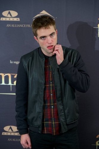 Breaking Dawn Part 2 is #1 — See All the Photos From Twilight's Final Press Tour! Breaking Dawn Part 2 is #1 — See All the Photos From Twilight's Final Press Tour!