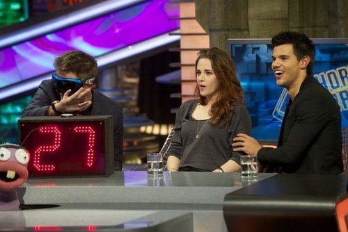 Breaking Dawn Part 2 is #1 — See All the Photos From Twilight's Final Press Tour! Breaking Dawn Part 2 is #1 — See All the Photos From Twilight's Final Press Tour!