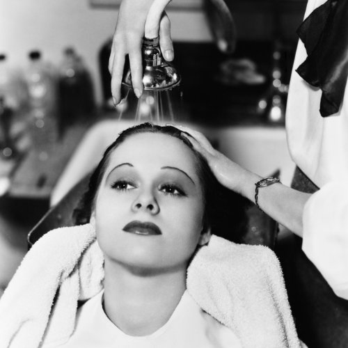 How to Exfoliate Your Scalp