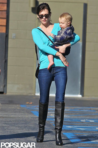 January Jones Steps Out With Xander and New Brunette Locks January Jones Steps Out With Xander and New Brunette Locks