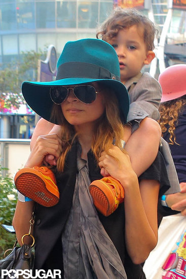 Nicole Richie gave Sparrow Madden a ride on her shoulders.
Nicole Richie gave Sparrow Madden a ride on her shoulders.
