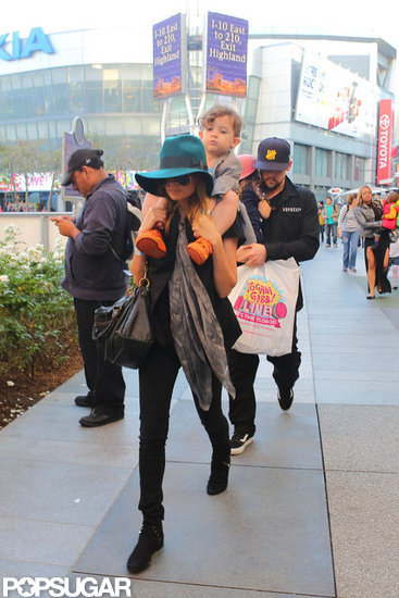 Nicole Richie and Joel Madden carried their kids Harlow and Sparrow to the Yo Gabba Gabba show in LA.
Nicole Richie and Joel Madden carried their kids Harlow and Sparrow to the Yo Gabba Gabba show in LA.