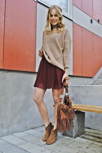 A call to give your knits a hippie-inspired twist with fringed accents and suede booties — extra points for incorporating a touch of oxblood.
Source: Lookbook.nu
A call to give your knits a hippie-inspired twist with fringed accents and suede booties — extra points for incorporating a touch of oxblood.
Source: Lookbook.nu