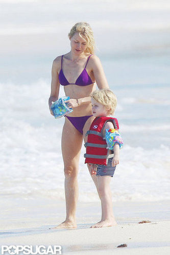 Naomi Splashes Around in a Bikini With Shirtless Liev Schreiber & Sons Naomi Splashes Around in a Bikini With Shirtless Liev Schreiber & Sons