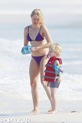 Naomi Splashes Around in a Bikini With Shirtless Liev Schreiber & Sons Naomi Splashes Around in a Bikini With Shirtless Liev Schreiber & Sons