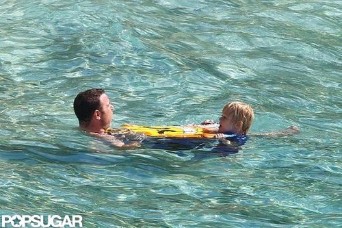 Naomi Splashes Around in a Bikini With Shirtless Liev Schreiber & Sons Naomi Splashes Around in a Bikini With Shirtless Liev Schreiber & Sons