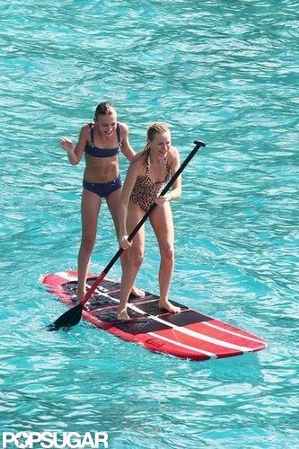 Naomi Splashes Around in a Bikini With Shirtless Liev Schreiber & Sons Naomi Splashes Around in a Bikini With Shirtless Liev Schreiber & Sons