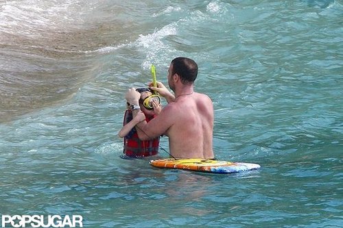 Naomi Splashes Around in a Bikini With Shirtless Liev Schreiber & Sons Naomi Splashes Around in a Bikini With Shirtless Liev Schreiber & Sons