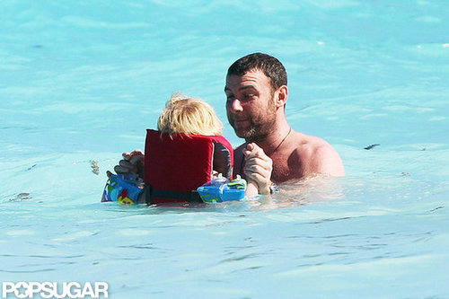 Naomi Splashes Around in a Bikini With Shirtless Liev Schreiber & Sons Naomi Splashes Around in a Bikini With Shirtless Liev Schreiber & Sons