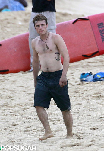 Josh Hutcherson walked on the beach.
Josh Hutcherson walked on the beach.