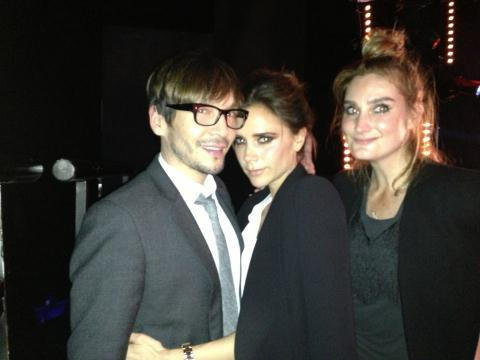 Victoria Beckham hung out with hairstylist Ken Paves.
Source: Twitter user victoriabeckham
Victoria Beckham hung out with hairstylist Ken Paves.
Source: Twitter user victoriabeckham