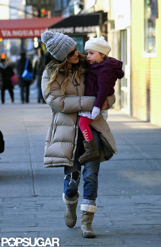Sarah Jessica Parker held on to baby Loretta in NYC.
Sarah Jessica Parker held on to baby Loretta in NYC.