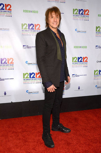 Paul and Nirvana Play the 12/12/12 Show With Kanye, Chris, and More Stars Paul and Nirvana Play the 12/12/12 Show With Kanye, Chris, and More Stars