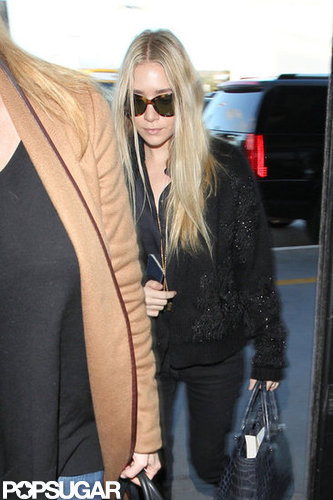 Ashley Olsen carried a blue The Row bag in LA.
Ashley Olsen carried a blue The Row bag in LA.