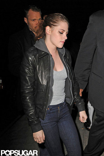 Kristen Stewart had her bodyguards with her when she went to dinner.
Kristen Stewart had her bodyguards with her when she went to dinner.