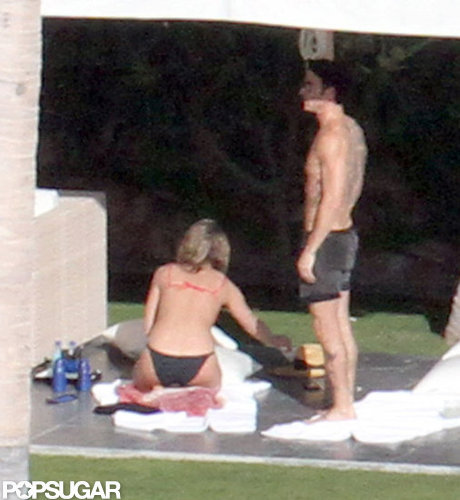 Bikini-Clad Jennifer Aniston Sunbathes in Cabo With Shirtless Justin on Christmas Eve! Bikini-Clad Jennifer Aniston Sunbathes in Cabo With Shirtless Justin on Christmas Eve!