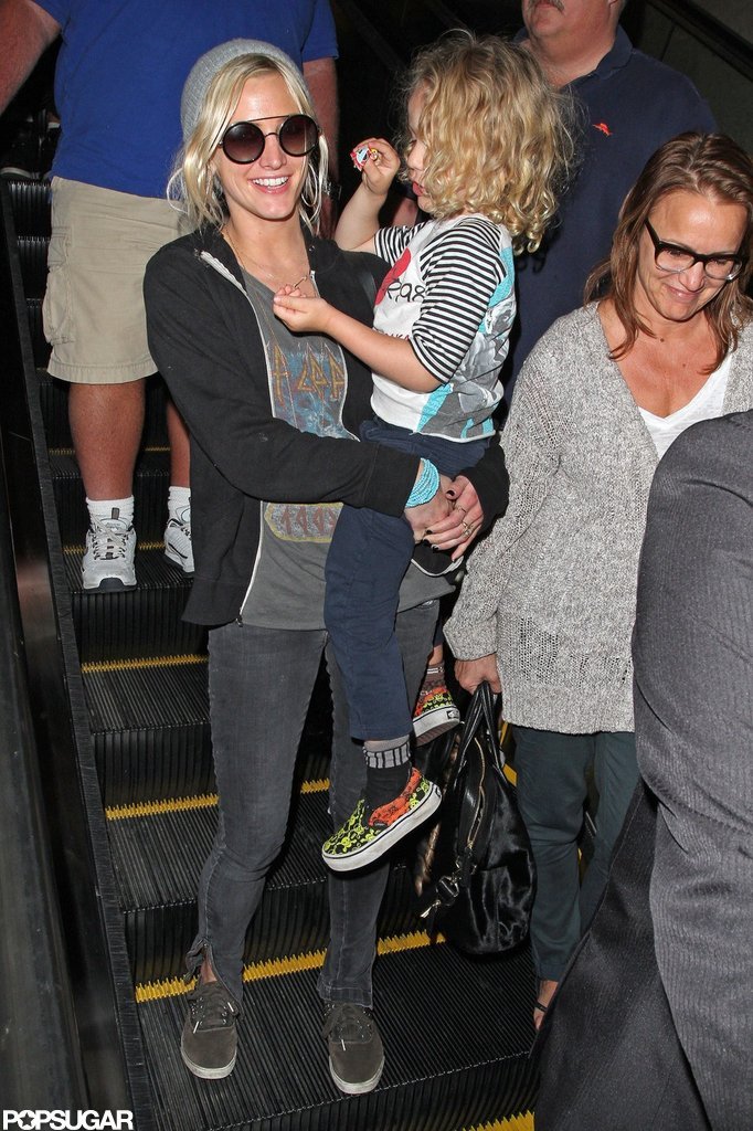 Ashlee Simpson and Bronx Wentz arrived in LA with her mom, Tina Simpson. Ashlee Simpson and Bronx Wentz arrived in LA with her mom, Tina Simpson.