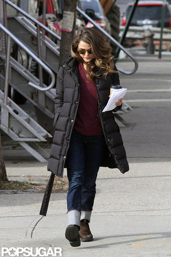 Keri Russell walked over to set.
Keri Russell walked over to set.