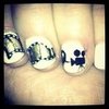 Zooey Deschanel Golden Globes Nail Art 2013