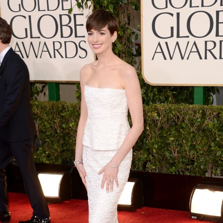 Anne Hathaway at Golden Globes 2013 (Pictures)