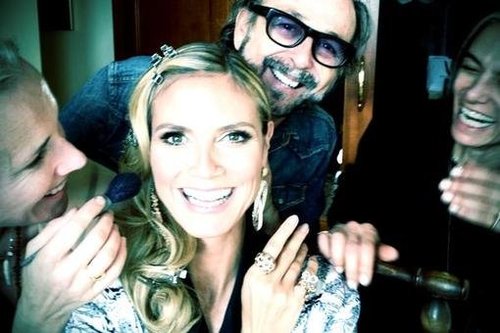 Heidi Klum shared a photo with her glam squad.
Source: Twitter user heidiklum
Heidi Klum shared a photo with her glam squad.
Source: Twitter user heidiklum