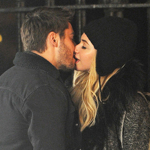Zac Efron Kisses Imogen Poots in NYC | Pictures