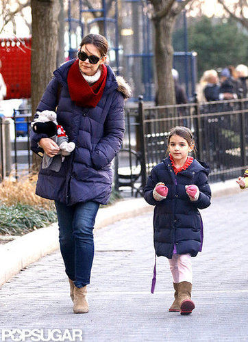 Katie Holmes and Suri walked on the Hudson River.
Katie Holmes and Suri walked on the Hudson River.