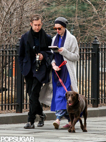 Anne Hathaway and Adam Shulman took their dog for a walk.
Anne Hathaway and Adam Shulman took their dog for a walk.