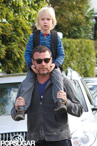 Liev Goes on Dad Duty While Naomi Prepares For the Red Carpet Liev Goes on Dad Duty While Naomi Prepares For the Red Carpet