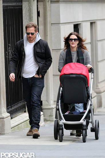 Drew Barrymore and Will Kopelman walked with their daughter, Olive Kopelman.
Drew Barrymore and Will Kopelman walked with their daughter, Olive Kopelman.
