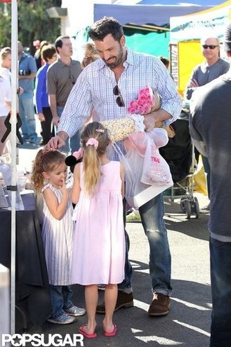 Ben Affleck Picks Up Flowers and Fruit at the Market With His Girls Ben Affleck Picks Up Flowers and Fruit at the Market With His Girls