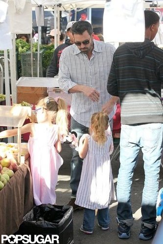 Ben Affleck Picks Up Flowers and Fruit at the Market With His Girls Ben Affleck Picks Up Flowers and Fruit at the Market With His Girls